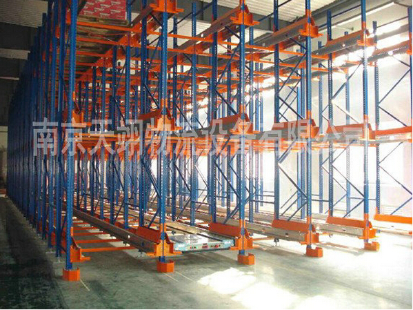 高xiao的穿梭式倉(cāng)儲(chǔ)貨架